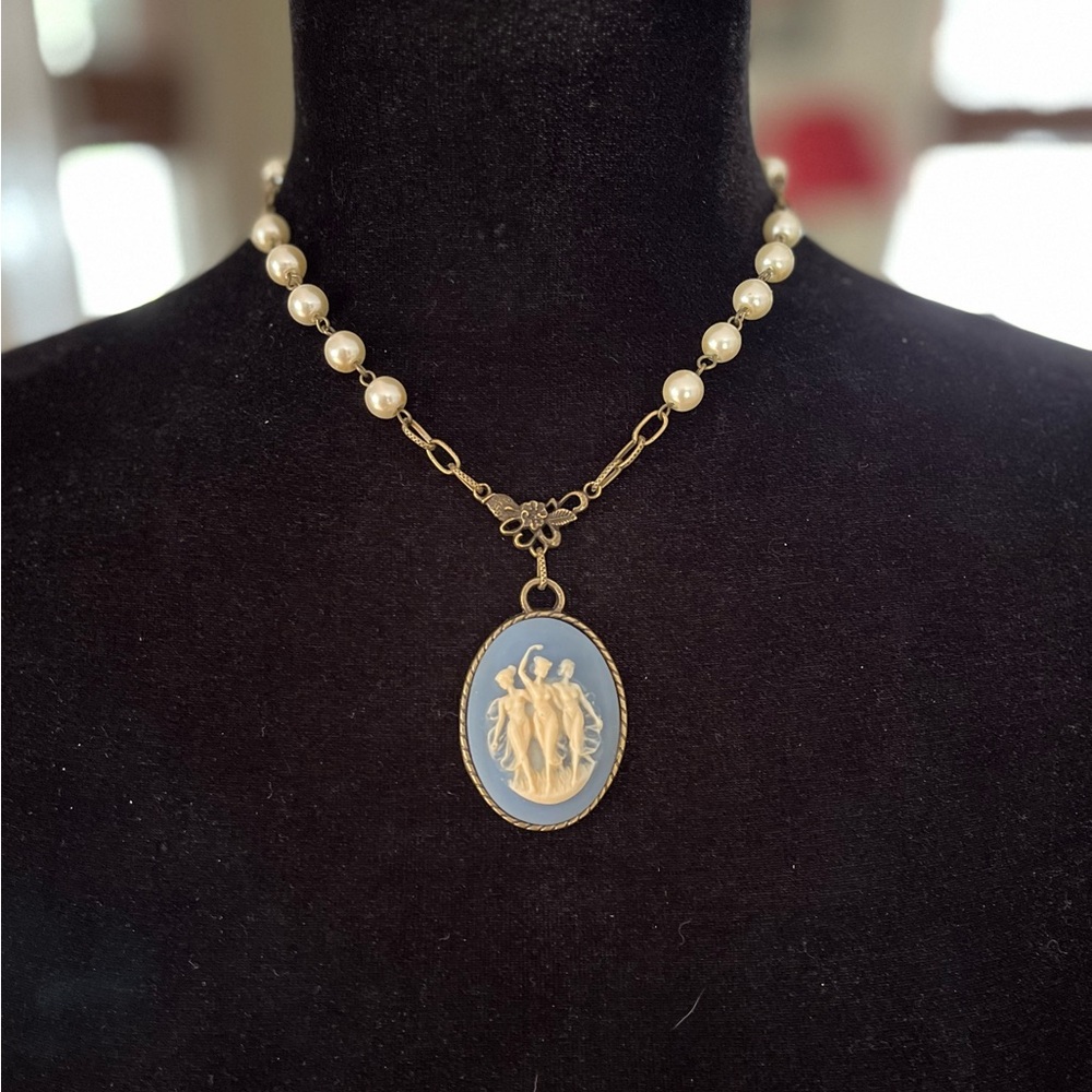 Vintage Wedgwood Blue Style 3 Graces Muses Victorian Style Cameo Necklace - Picture 5 of 12